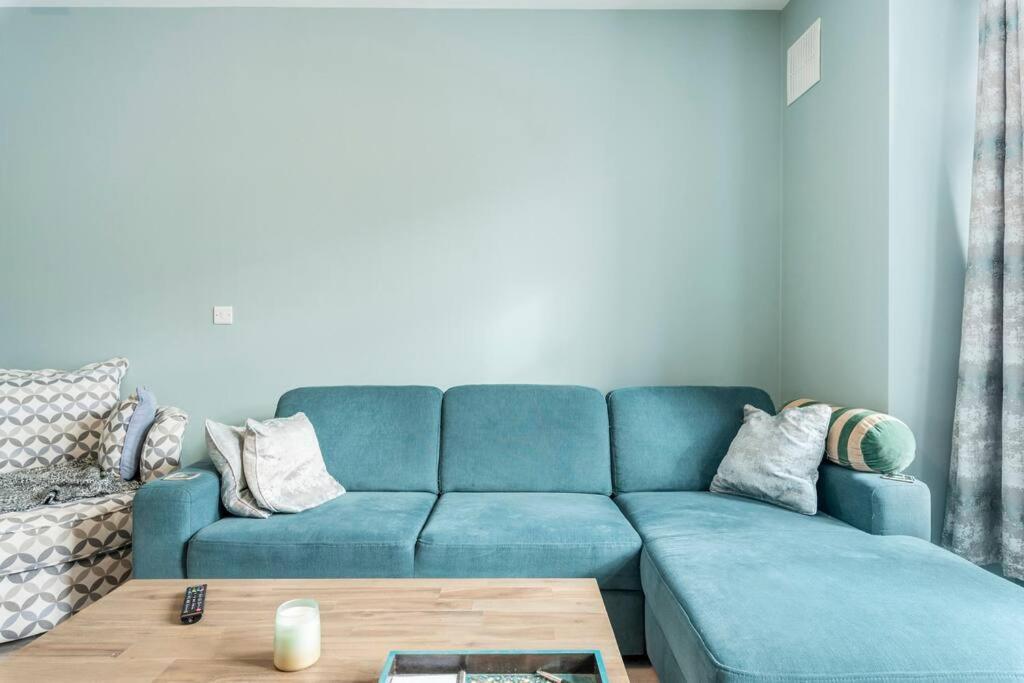 Dublin Jacuzzi Escape Apartment Bagian luar foto